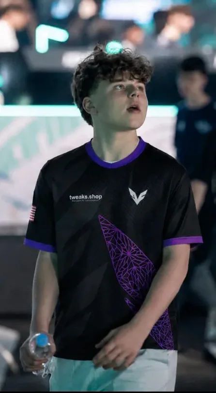 VOID JAYSE1X wearing a TTWEAKS-branded esports jersey